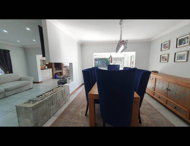 4 BEDROOM FREEHOLD FOR SALE IN BRACKENHURST